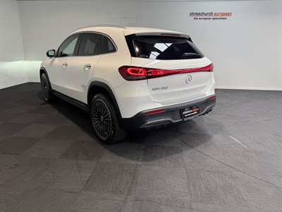 2021 Mercedes-Benz EQA - Thumbnail