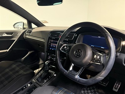 2018 Volkswagen Golf - Thumbnail