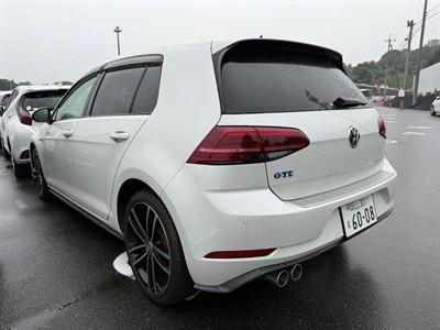 2018 Volkswagen Golf - Thumbnail