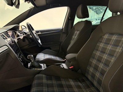 2018 Volkswagen Golf - Thumbnail