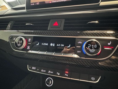 2019 Audi RS4 - Thumbnail