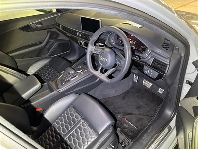 2019 Audi RS4 - Thumbnail