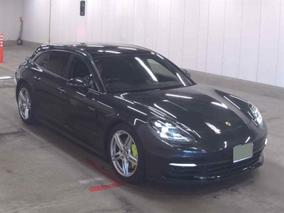 2018 Porsche Panamera - Thumbnail