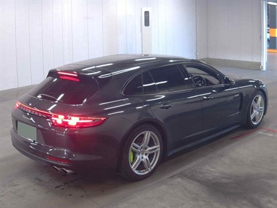 2018 Porsche Panamera - Thumbnail