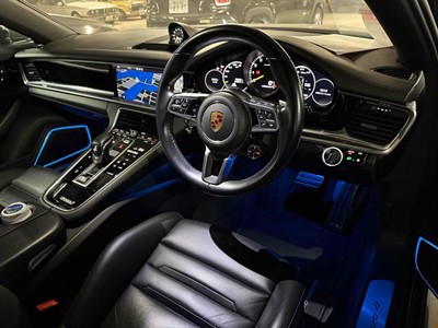 2018 Porsche Panamera - Thumbnail