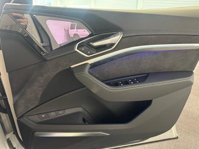 2022 Audi E-Tron - Thumbnail