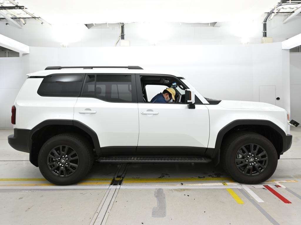 2024 Toyota Land Cruiser Prado