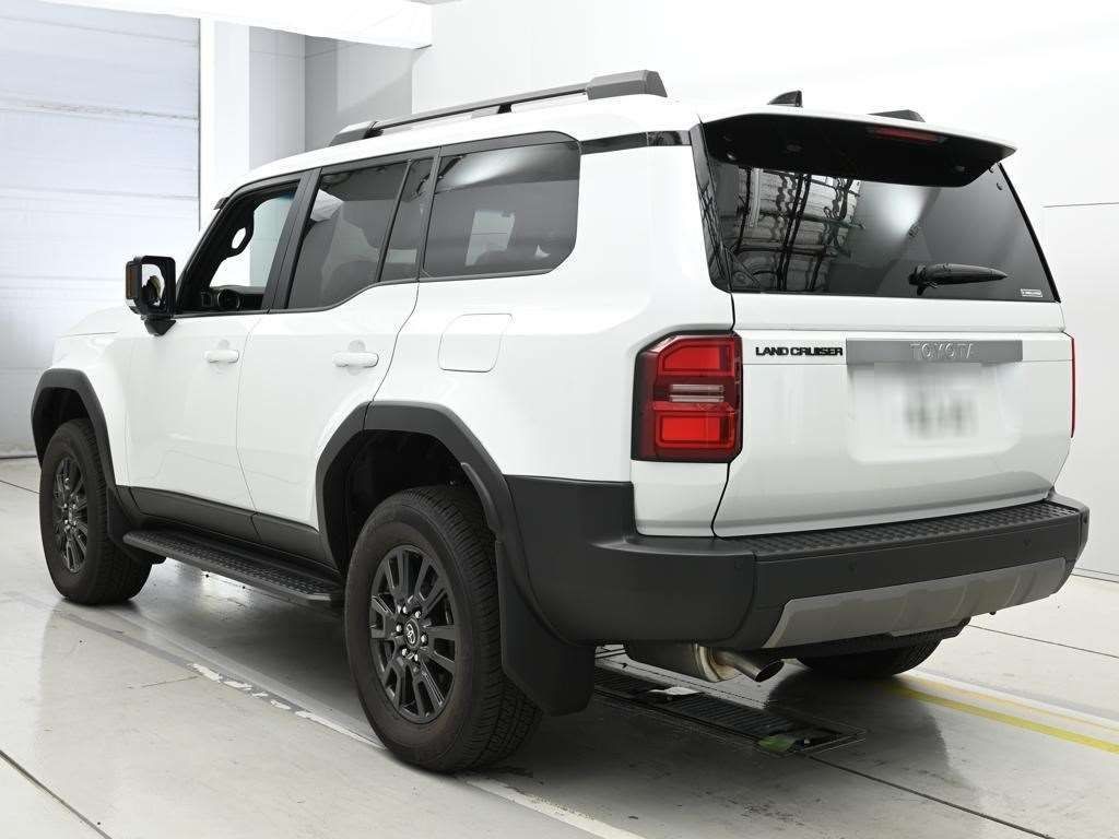 2024 Toyota Land Cruiser Prado