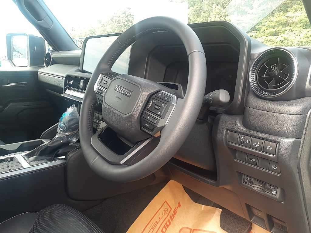 2024 Toyota Land Cruiser Prado