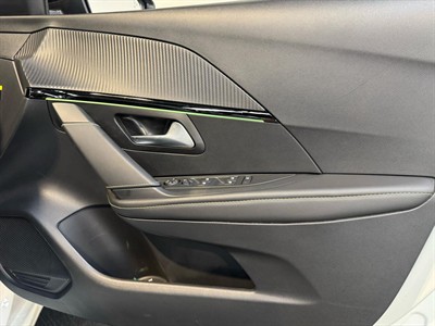 2021 Peugeot e-208 - Thumbnail