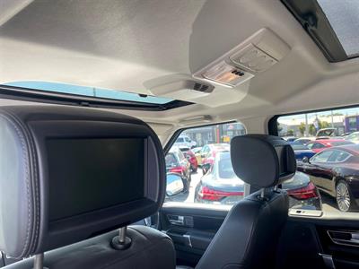 2014 Land Rover Discovery - Thumbnail