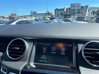 2014 Land Rover Discovery - Thumbnail