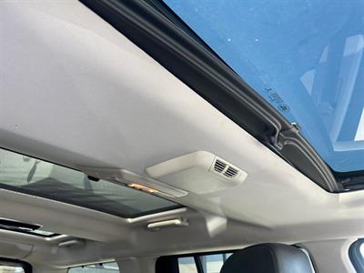 2014 Land Rover Discovery - Thumbnail