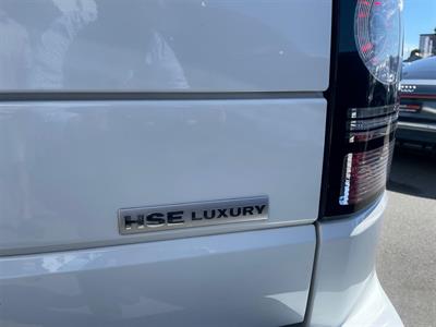 2014 Land Rover Discovery - Thumbnail