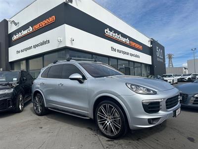 2015 Porsche Cayenne - Thumbnail