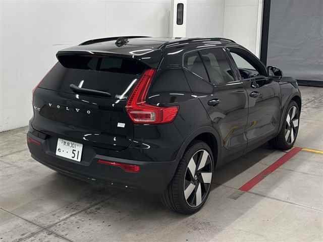 2022 Volvo XC40