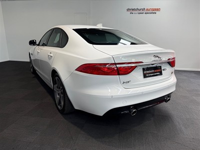 2019 Jaguar XF - Thumbnail