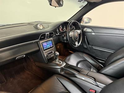 2005 Porsche 911 - Thumbnail