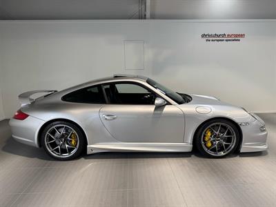 2005 Porsche 911 - Thumbnail
