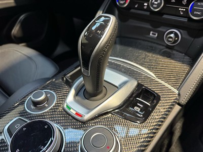 2024 Alfa Romeo Stelvio - Thumbnail