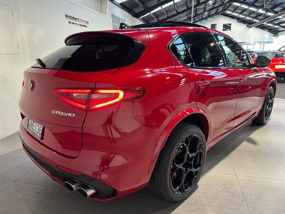2024 Alfa Romeo Stelvio - Thumbnail