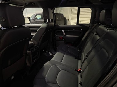2023 Land Rover Defender - Thumbnail