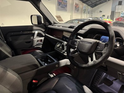 2023 Land Rover Defender - Thumbnail