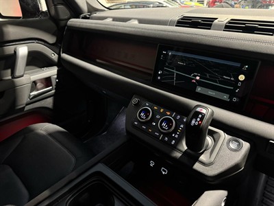 2023 Land Rover Defender - Thumbnail