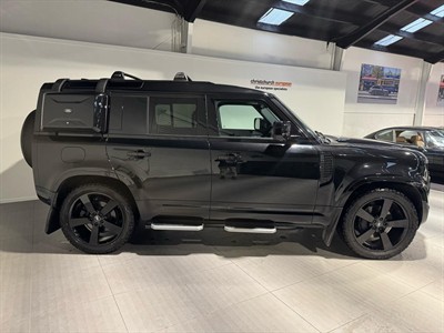 2023 Land Rover Defender - Thumbnail