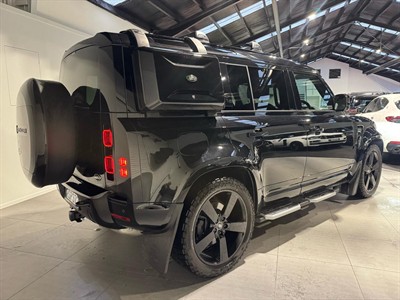 2023 Land Rover Defender - Thumbnail