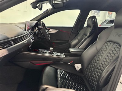 2018 Audi RS4 - Thumbnail