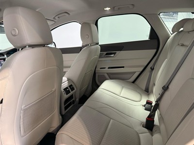 2018 Jaguar XF - Thumbnail