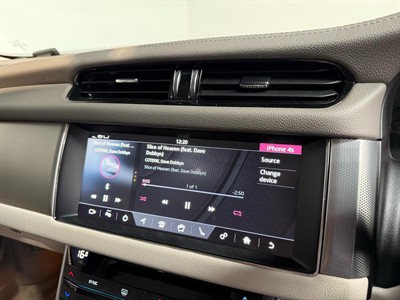 2018 Jaguar XF - Thumbnail