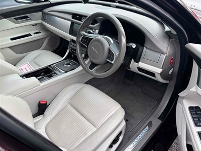 2018 Jaguar XF - Thumbnail