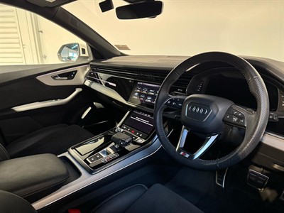 2019 Audi Q8 - Thumbnail