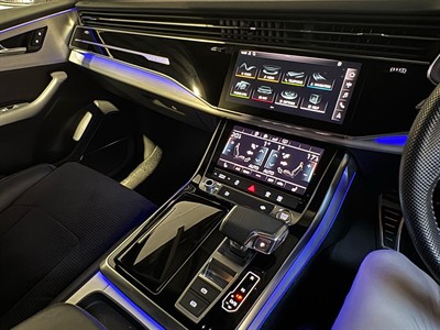 2019 Audi Q8 - Thumbnail