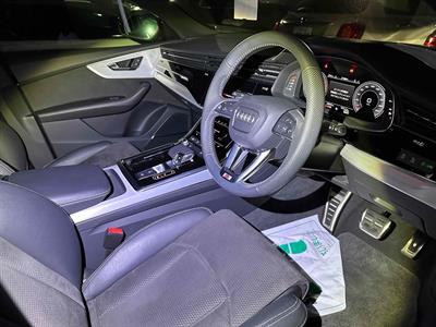 2019 Audi Q8 - Thumbnail