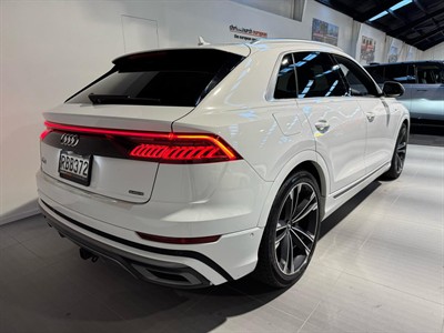 2019 Audi Q8 - Thumbnail