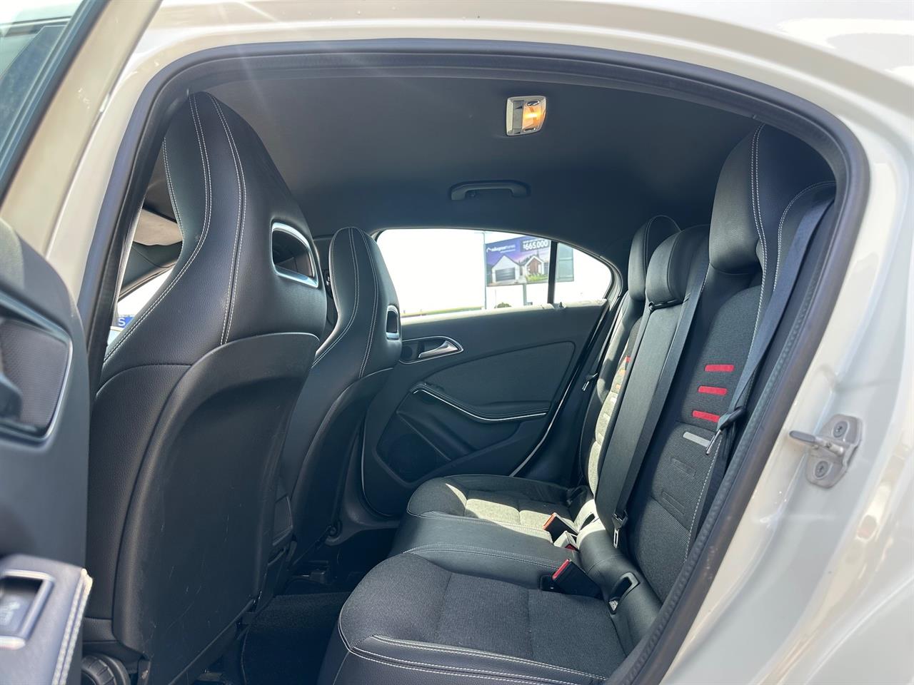 2017 Mercedes-Benz A 180
