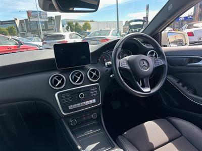 2017 Mercedes-Benz A 180 - Thumbnail