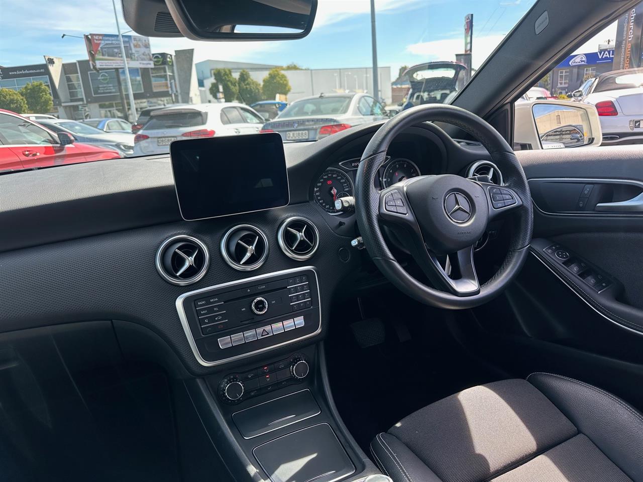 2017 Mercedes-Benz A 180