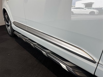 2016 Audi Q7 - Thumbnail