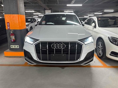 2022 Audi Q7 - Thumbnail