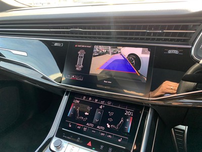 2018 Audi Q8 - Thumbnail