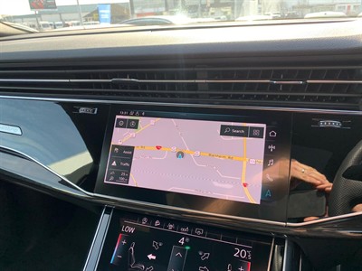 2018 Audi Q8 - Thumbnail