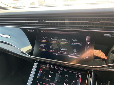 2018 Audi Q8 - Thumbnail