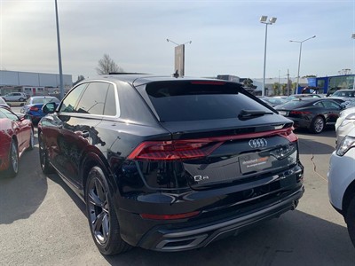 2018 Audi Q8 - Thumbnail