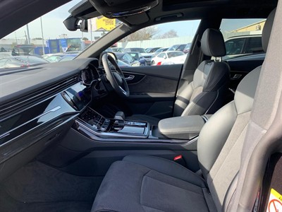 2018 Audi Q8 - Thumbnail