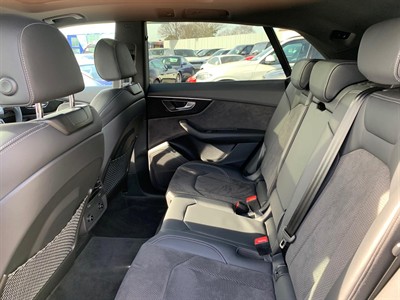 2018 Audi Q8 - Thumbnail