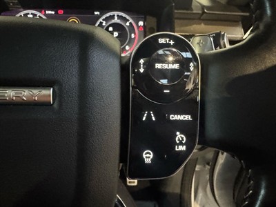 2020 Land Rover Discovery - Thumbnail